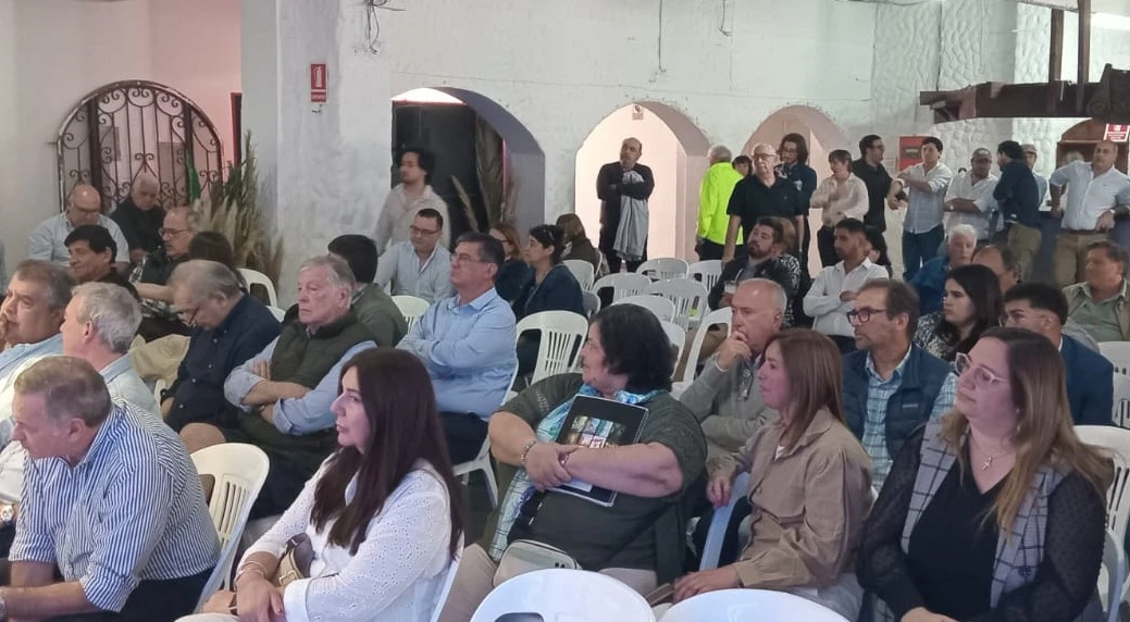 En el Centro Español se analizó el ciclo electoral 2024-2025 del Partido Nacional